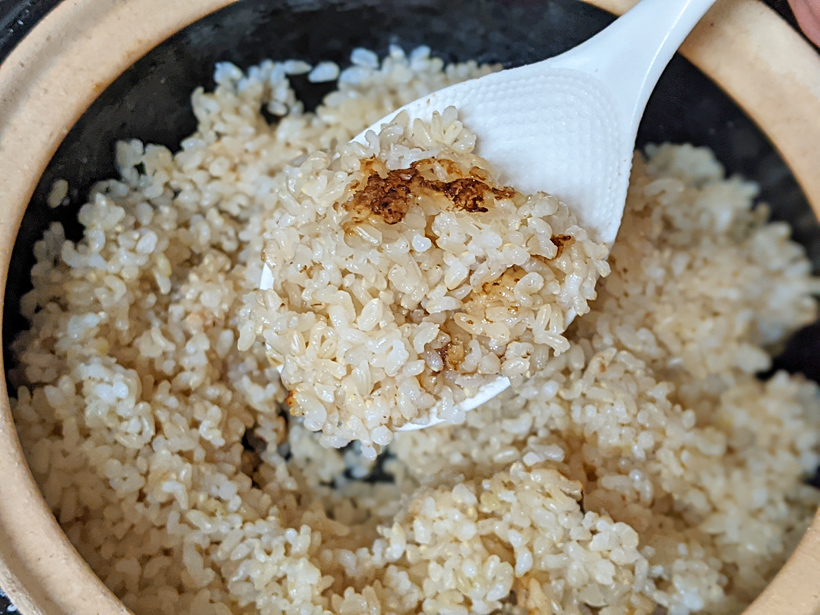 稲本自然栽培米の玄米を土鍋で